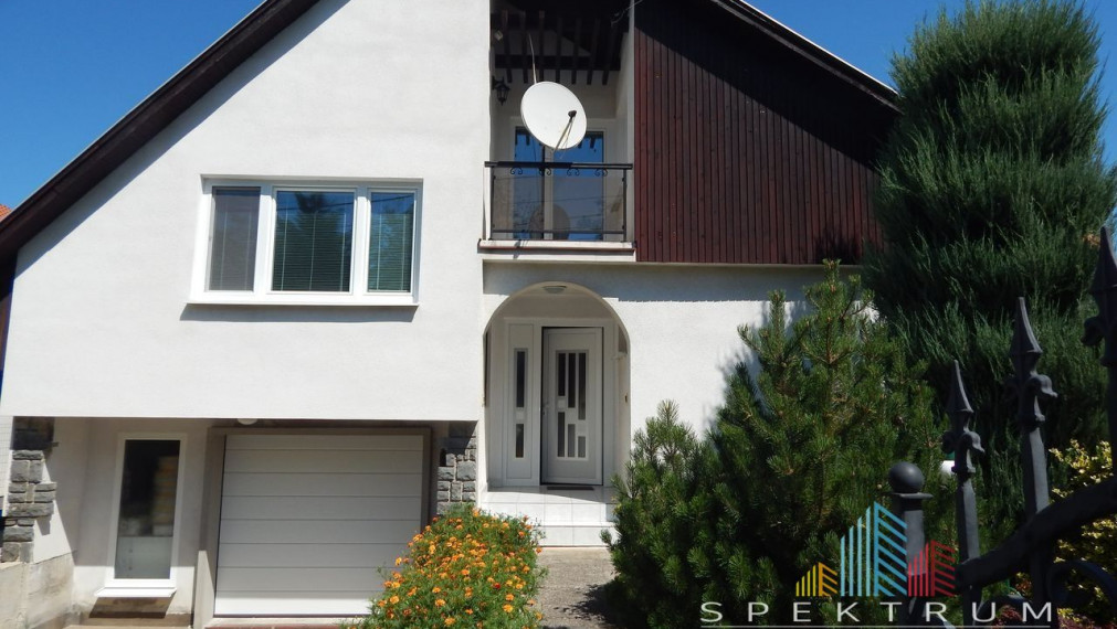 SPEKTRUM REALITY- Na predaj 4-izbový rodinný dom s pozemkom 660 m2, Bystričany, okres Prievidza